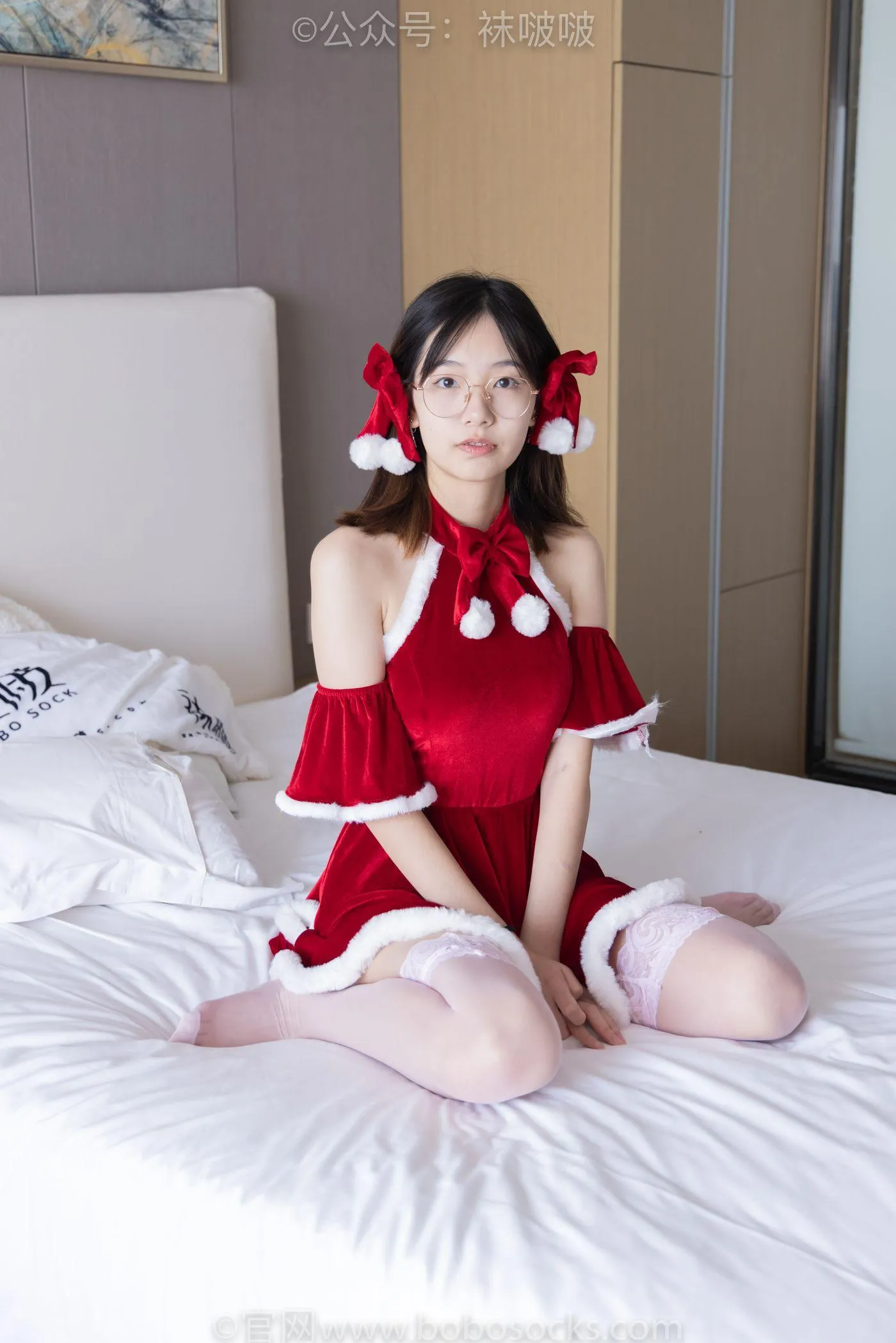[BoBoSocks袜啵啵]NO.043 小甜豆-圣诞服、平底鞋、高跟鞋、白色渔网袜 [165P]插图8